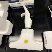 Integra Assist Plus Automatic Pipettor image 1